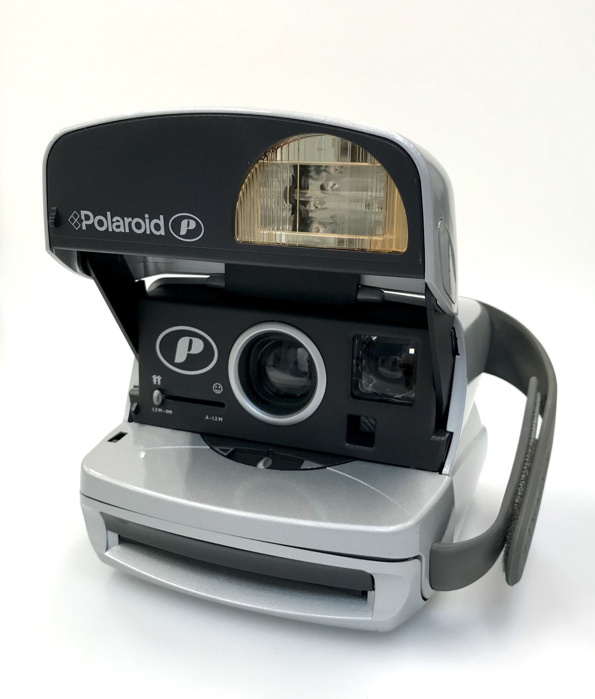 Polaroid Refurbished 600 Round Camera