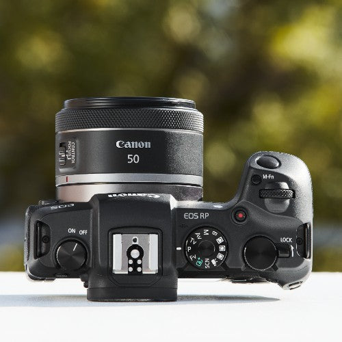 Corpo Canon EOS RP + RF 50mm f/1.8 STM