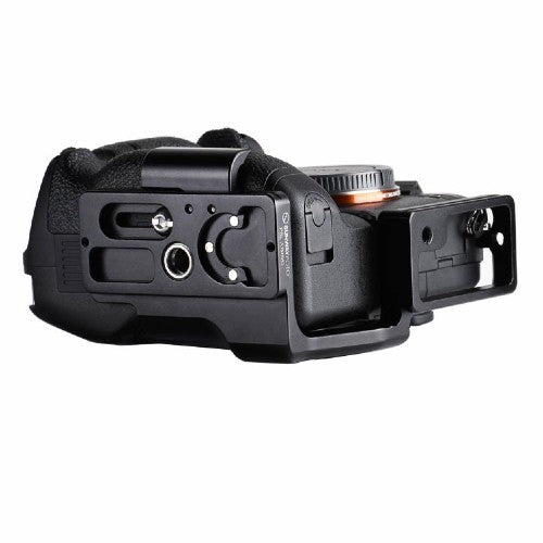 Sunwayfoto L-Piastra per Sony A7RIV inclusa impugnatura
