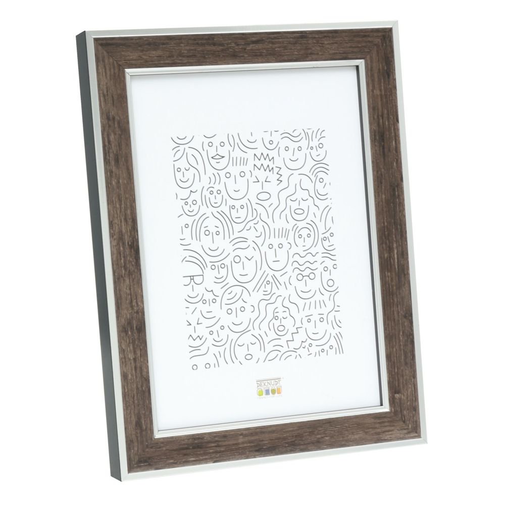 Deknudt Wooden photo frame in dark brown wood colour with silver piping 15x20 S40YOUR3