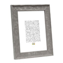 Deknudt Cornice in legno grigio con struttura ondulata 18x24 S46HF7