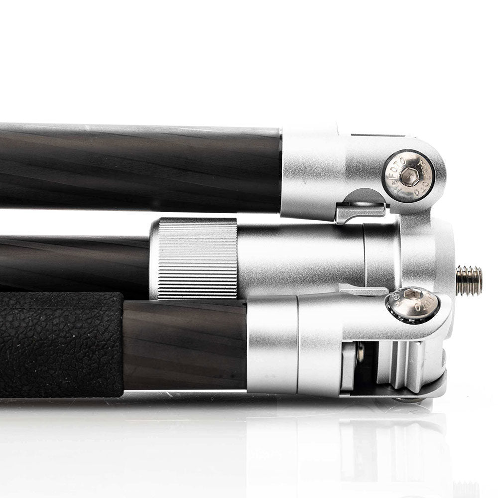 Treppiede in carbonio Benro Roadtrip Pro argento