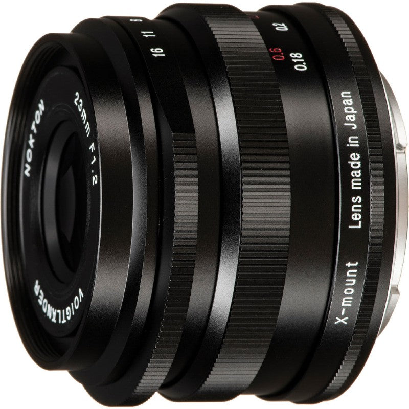 Voigtländer Nokton 1.2/23mm Attacco X, Nero