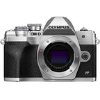 Olympus OM-D E-M10 mark IV argento + ED 14-150mm II edizione speciale