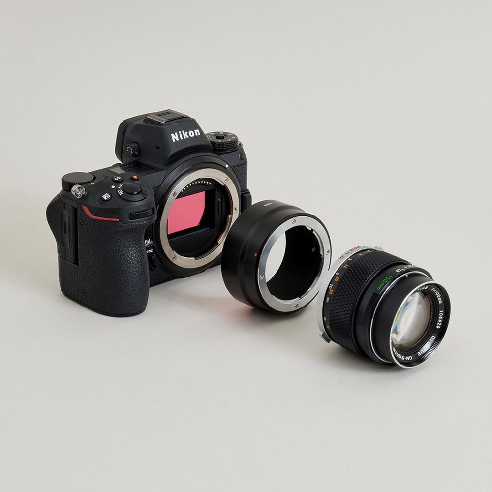 Urth Adattatore per obiettivi: Compatibile con l'obiettivo Olympus OM e il corpo macchina Nikon Z