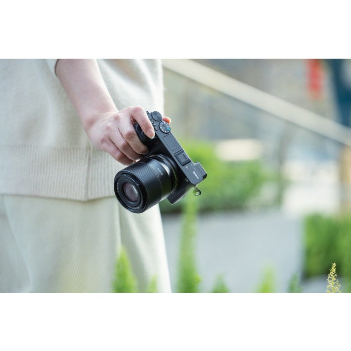 TTArtisan APC-C AF56mm f/1.8 Sony-E attacco