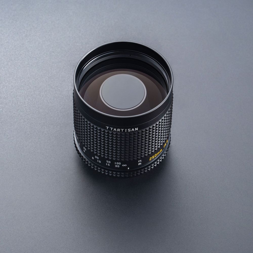 Obiettivo reflex full frame TTArtisan 250mm f/5.6 M42