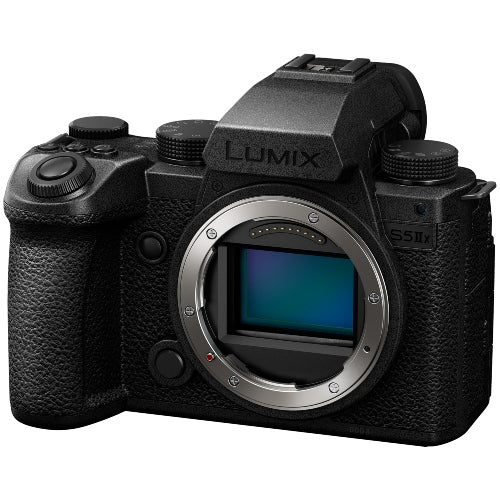 Panasonic Lumix DC-S5 IIX + Sigma 70-200mm f/2.8 DG DN OS Sports L-Mount