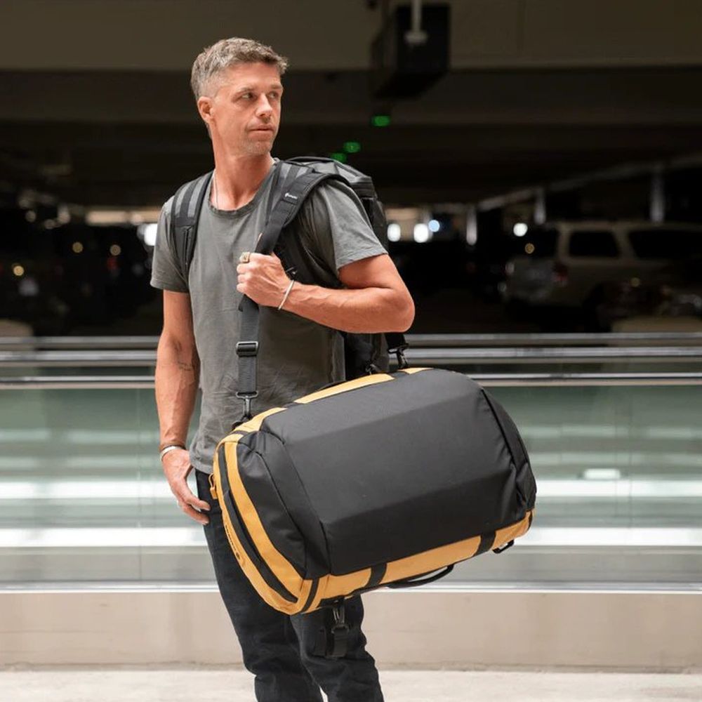 WANDRD CARRYALL Duffel Tracolla nero