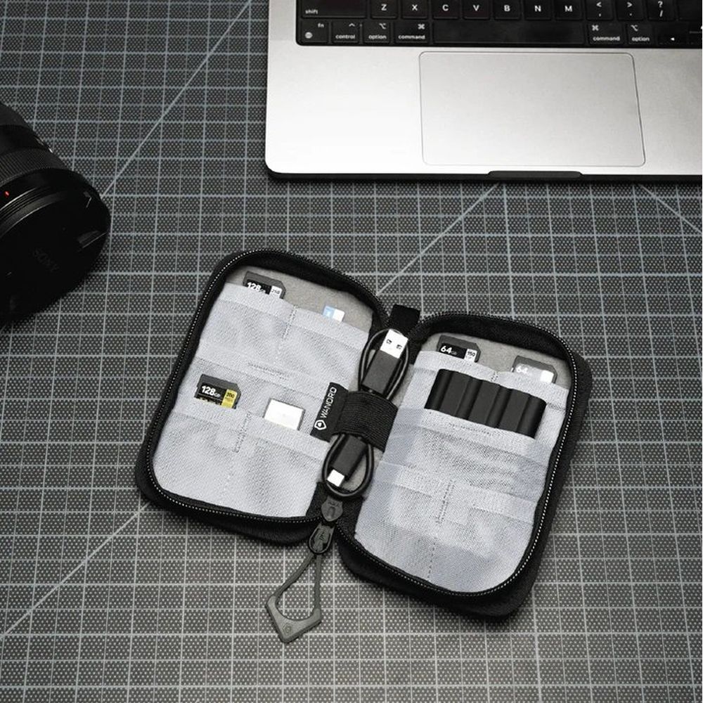 WANDRD Memory Card Case Wasatch Green
