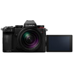 Panasonic Lumix S5D + 28-200mm f/4-7.1