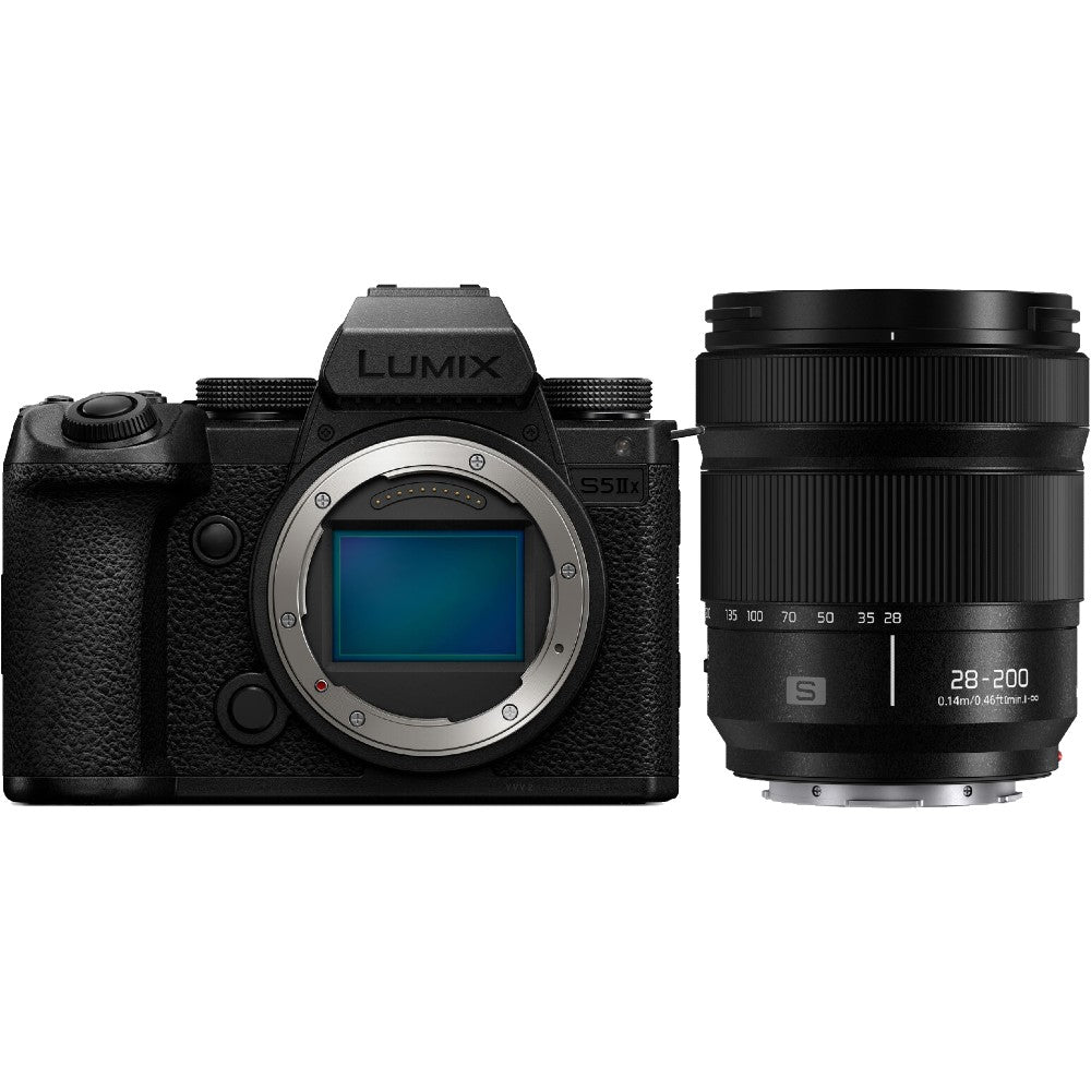Panasonic Lumix DC-S5 IIX + Lumix S 28-200mm f/4-7.1 MACRO
