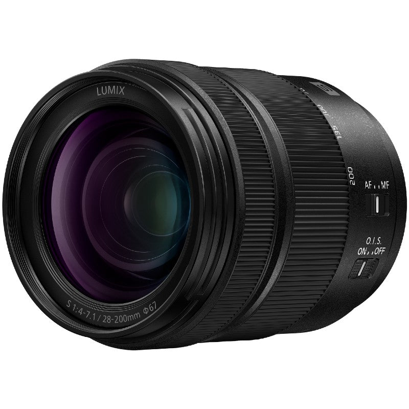 Panasonic Lumix DC-S5 IIX + Lumix S 28-200mm f/4-7.1 MACRO