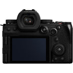 Panasonic Lumix DC-S5 IIX + Lumix S 28-200mm f/4-7.1 MACRO