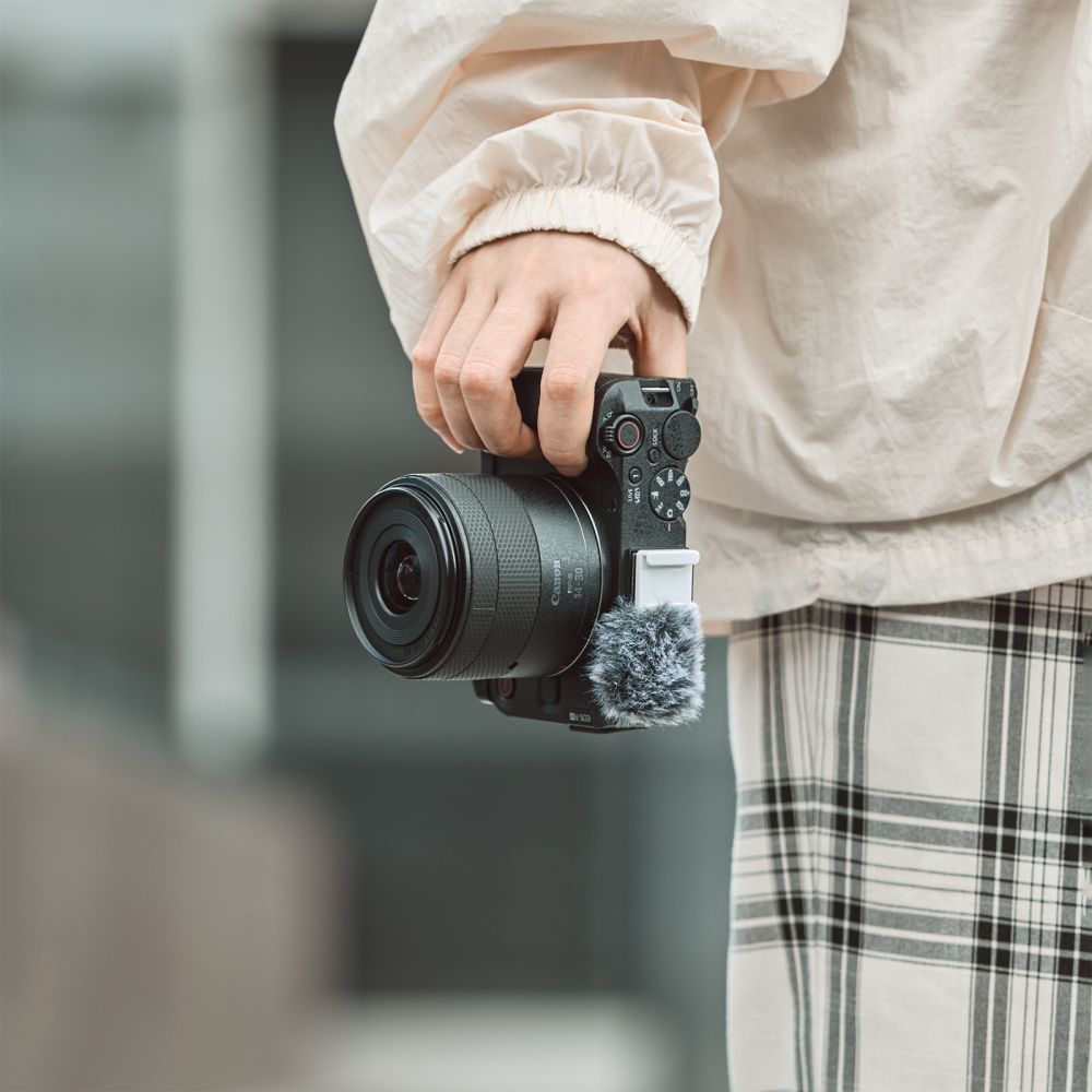 SmallRig 5429 L-Shaped Mount Plate with Handle for Canon EOS R50 V, black