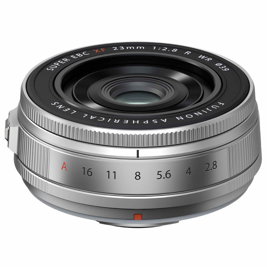 Fujifilm X-E5 + XF 23mm f/2.8 R WR argento
