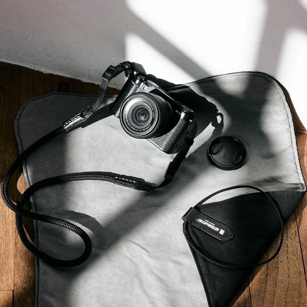 Artisan & Artist ACAM 307A Cinghia per fotocamera, nera