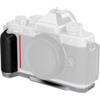 Piastra di montaggio a L SmallRig 5706 con impugnatura in silicone per Nikon Z f, argento