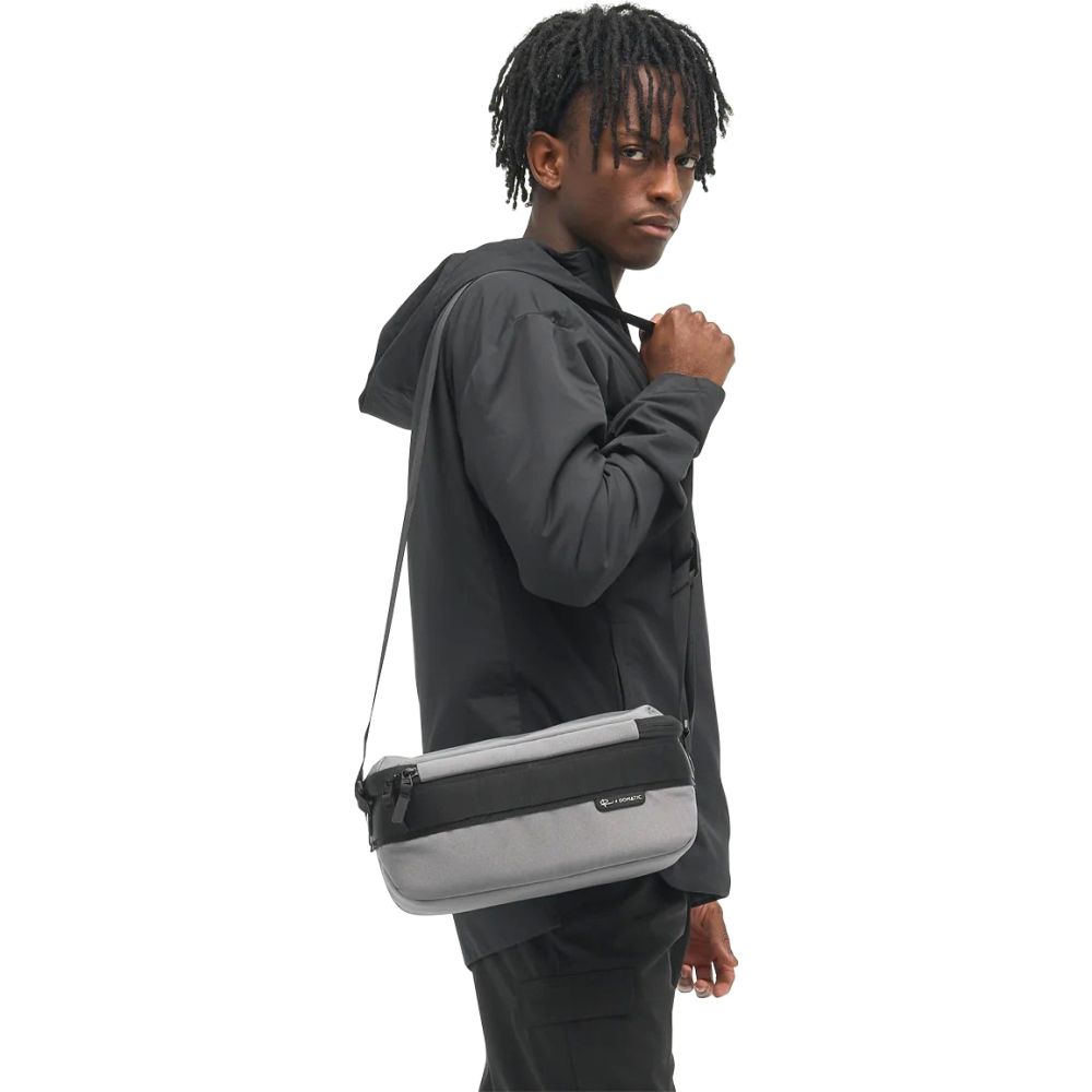 Gomatic Luma Fotocamera Sling 9L, grigio pietra