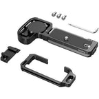 Piastra di montaggio a L SmallRig 5962 con slot AirTag per Canon EOS R6 Mark III / R6 Mark II / R5 Mark II