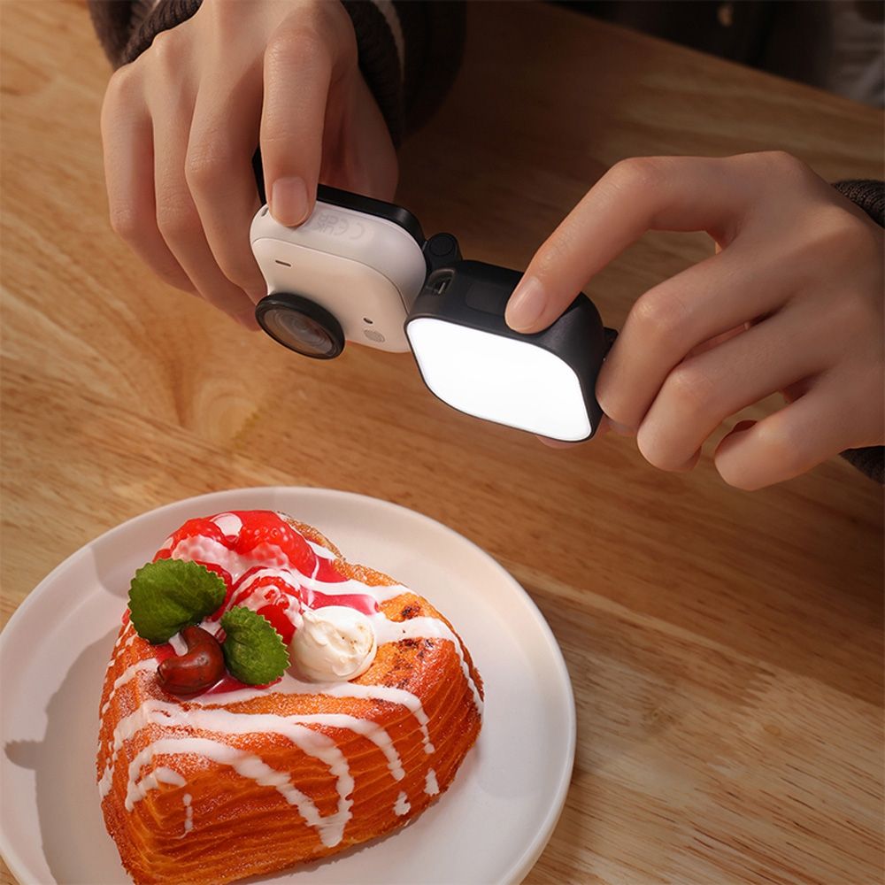 Ulanzi IN07 Mini Video Light magnetico per Insta360 GO Ultra