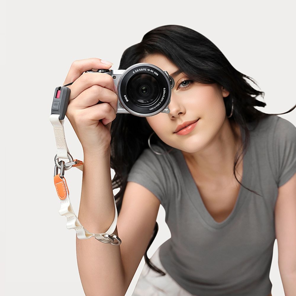 Ulanzi YF01 Camera & Smartphone Strap with USB Cable - Orange
