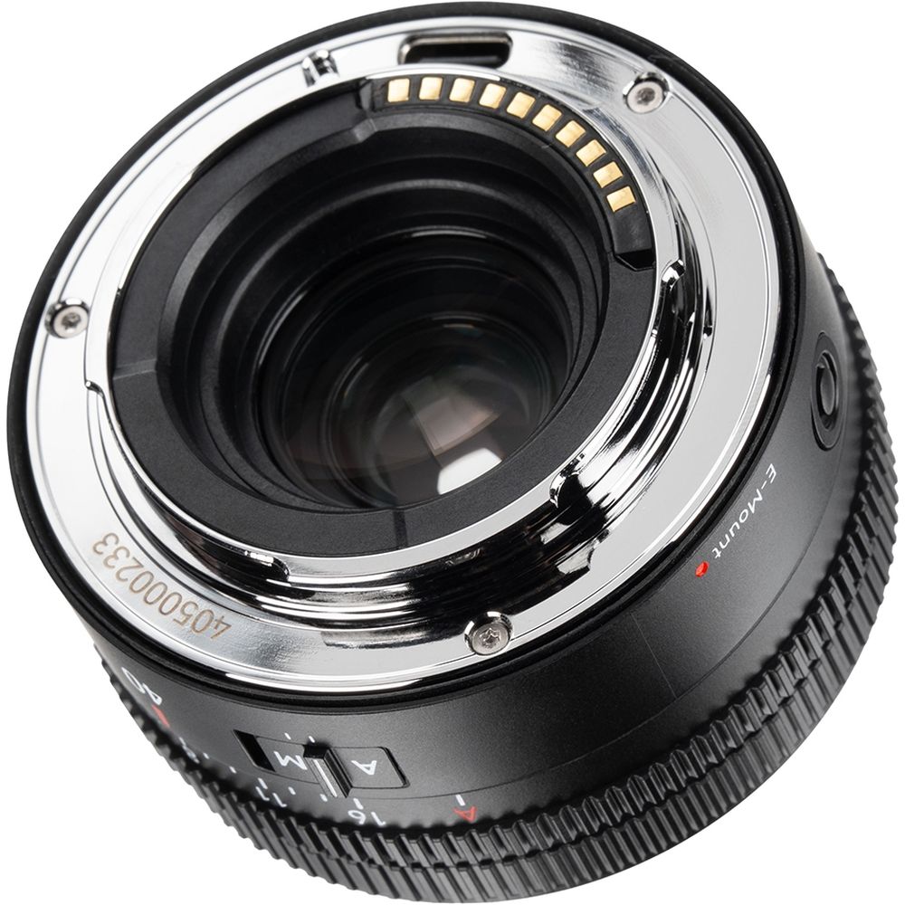 Obiettivo 7Artisans AF 40mm f/2.5 con attacco Sony E, colore nero.