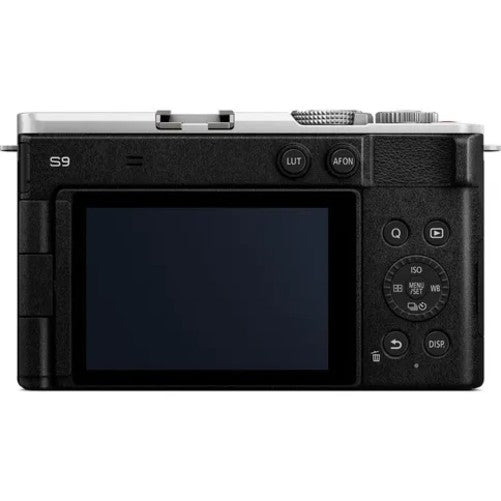 Panasonic Lumix S9 Corpo argento/nero + Lumix S 18mm f/1.8