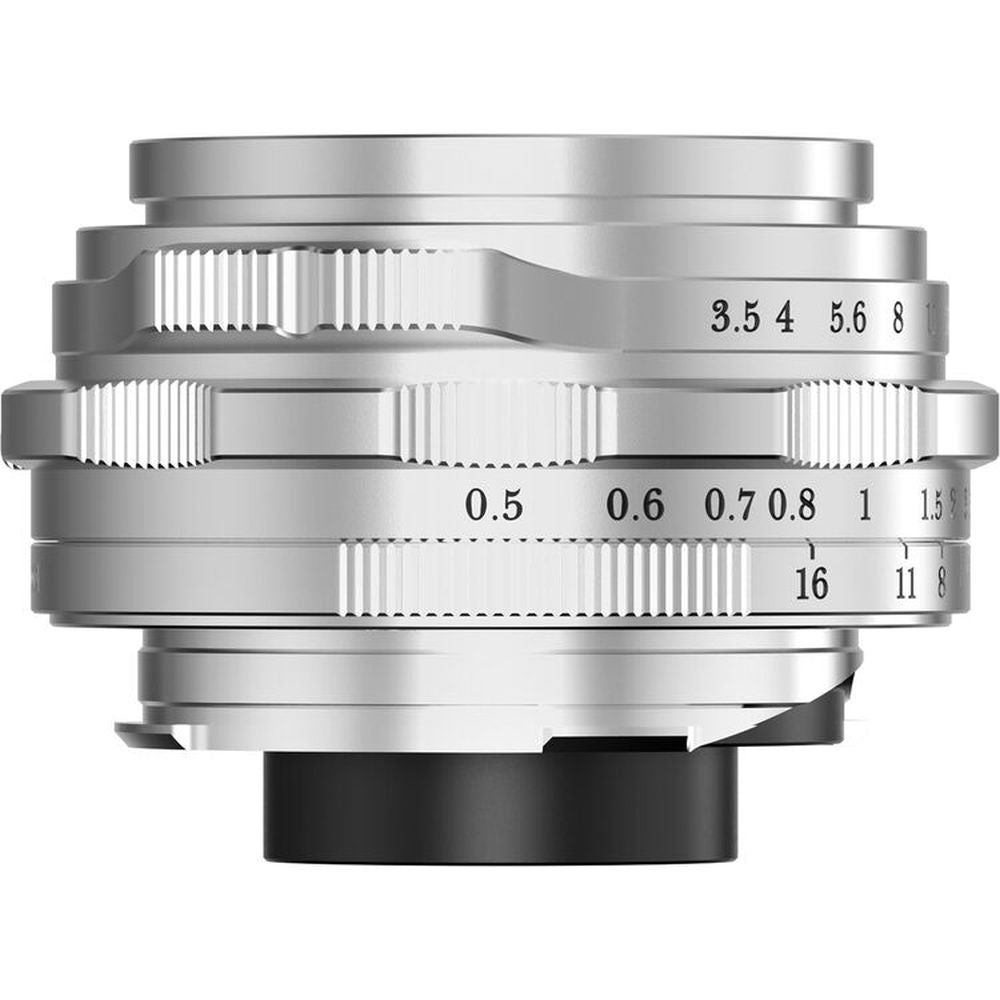 Thypoch Ksana 21mm f/3.5 con paraluce Leica M, argento