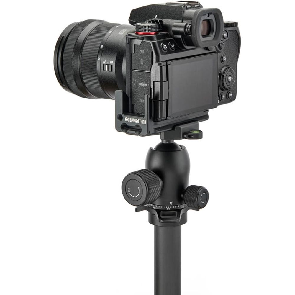 Staffa a L dedicata 3 Legged Thing PAIGE QD compatibile con Lumix S5 II e G9 II Darkness